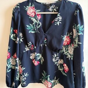 Banana Republic Navy V Neck Floral Blouse with cuffed sleeves SZ PM.